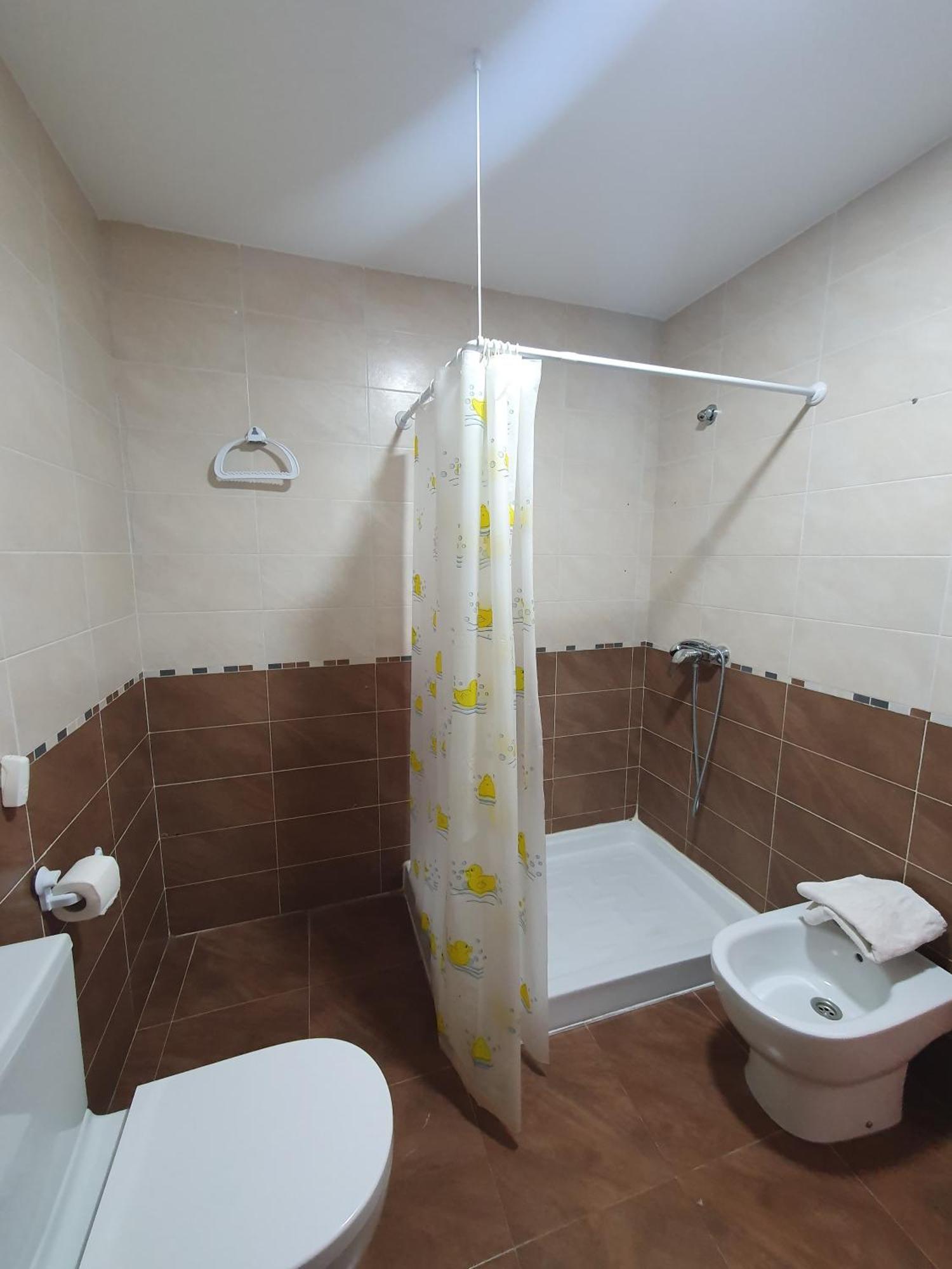 Piso Centrico Con Garaje En Hellin Apartment Exterior photo