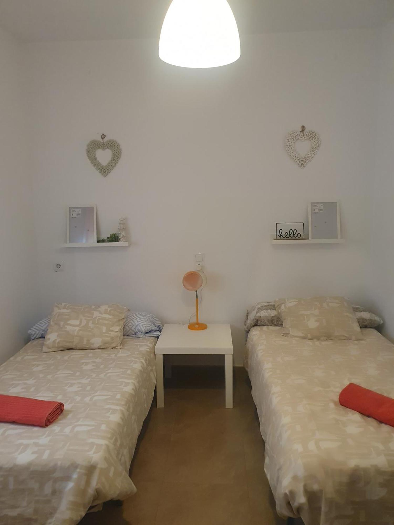 Piso Centrico Con Garaje En Hellin Apartment Exterior photo